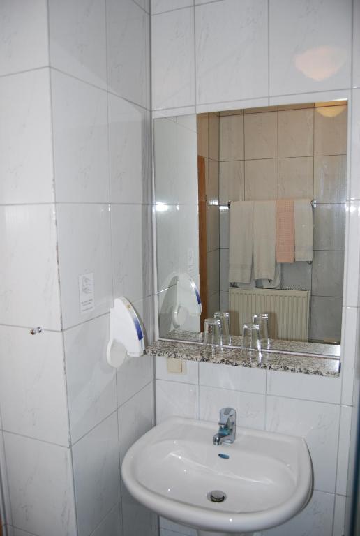 Landhotel St. Gereon Nackenheim Номер фото